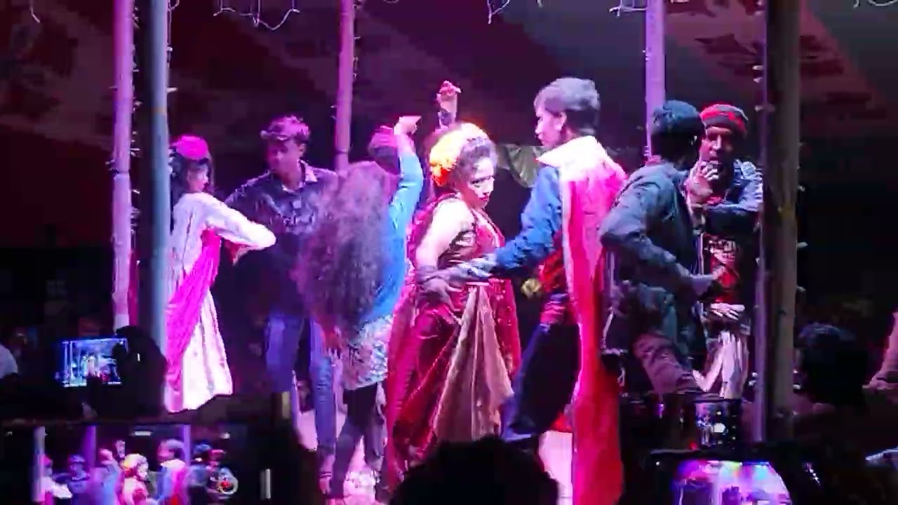 যাএা মাঝে নিয়ে আসলাম বিনোদন উরা দুরা ডান্স 