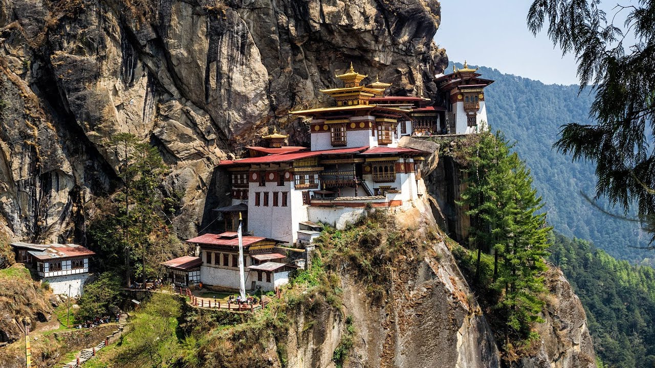 BHUTAN | spectacular hike to Tiger's Nest & sightseeing in the Himalayan Kingdom