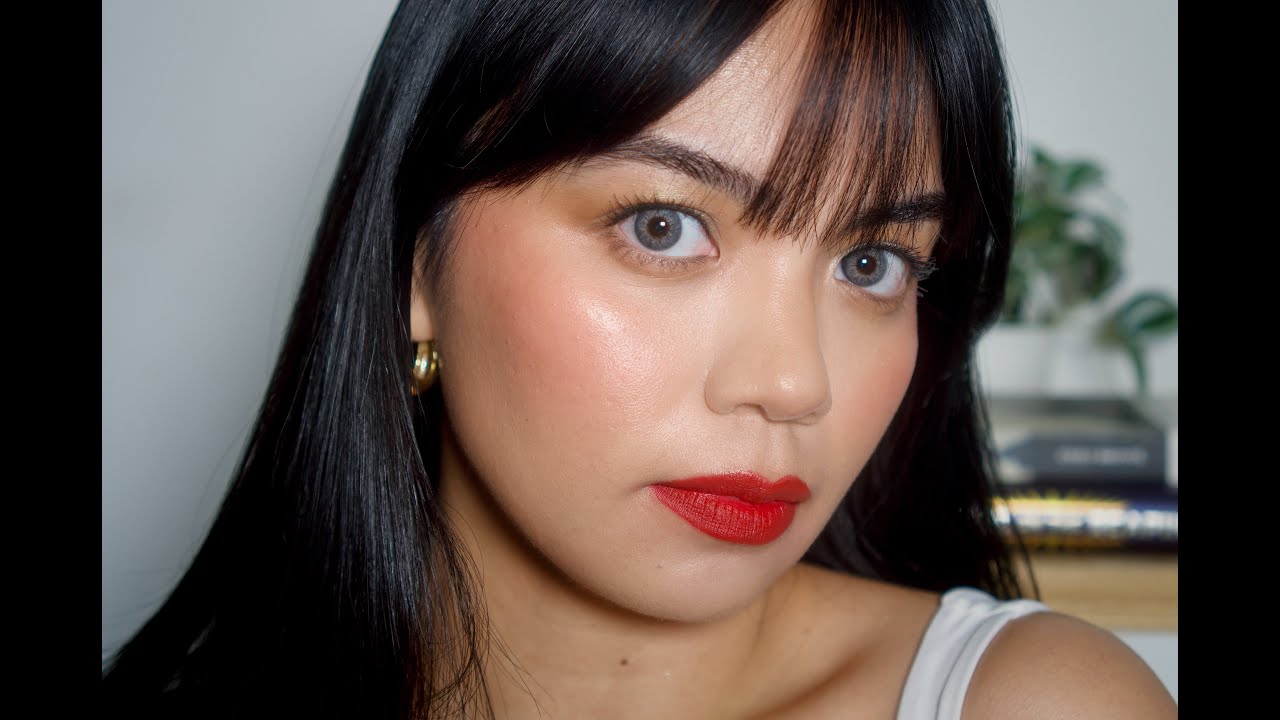 3 Red Lip Looks for the Holidays + (How to apply a red lipstick)
