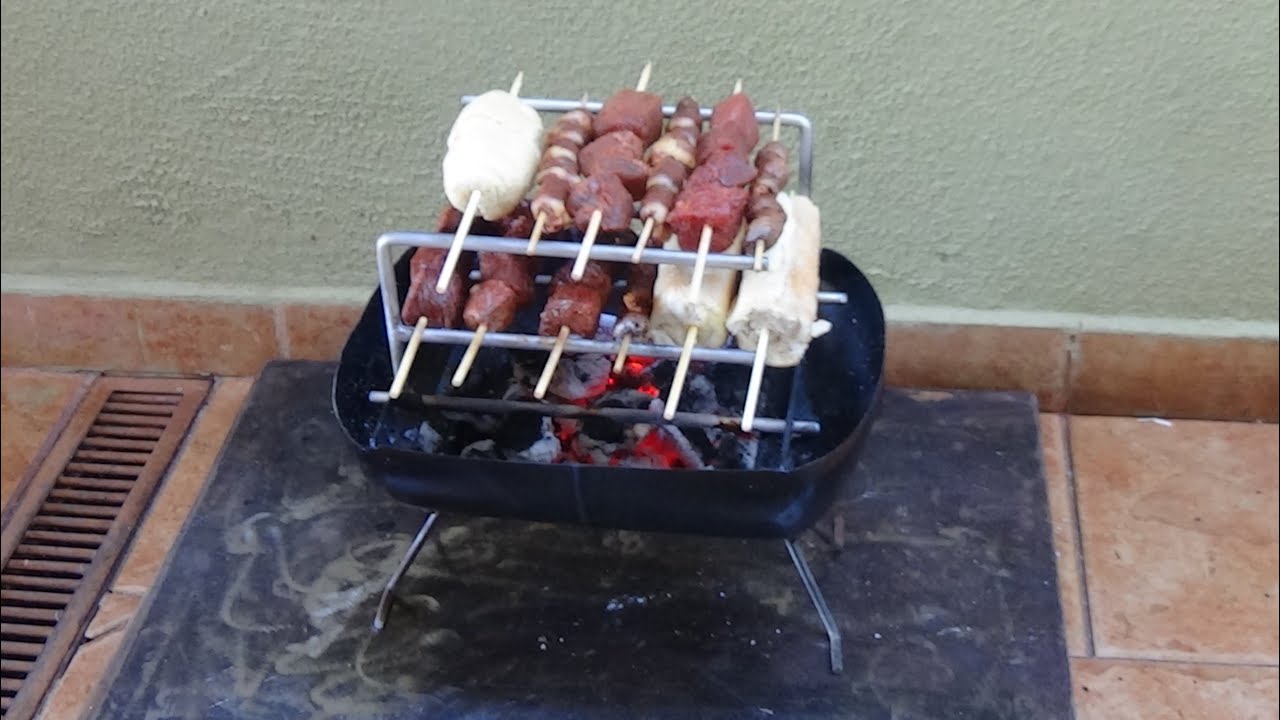 COMO FAZER UMA CHURRASQUEIRA PARA ESPETINHO  PRÁTICA E RÁPIDO IDEAL PARA #CAMPING#PESCA#LAZER