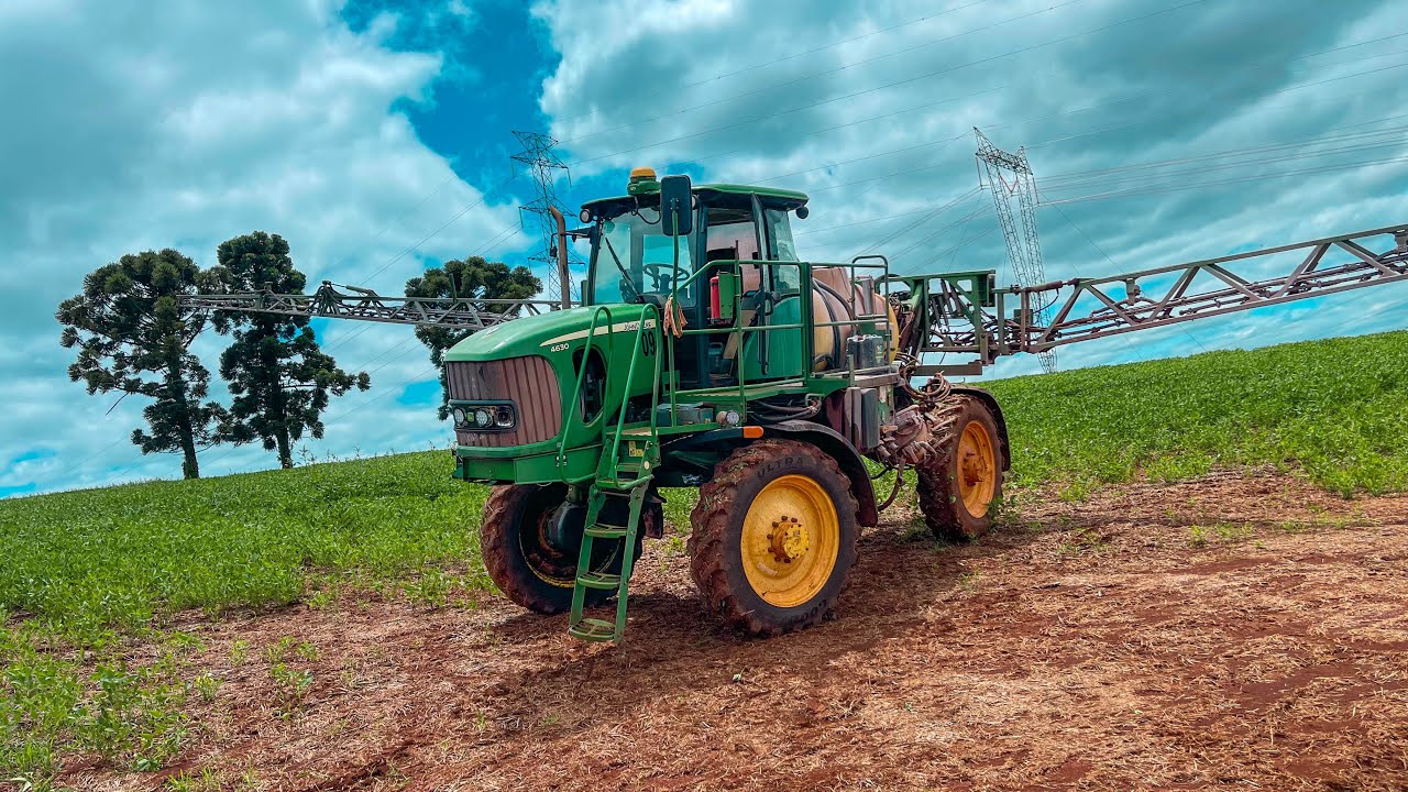 PULVERIZANDO COM O JOHN DEERE 4630 A TODO VAPOR