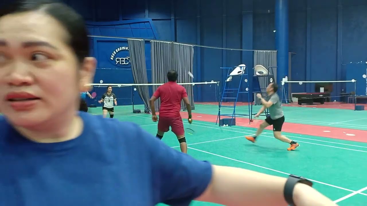Berks Riyadh Badminton Queing: Ver/Bheng vs. Darwin/P2