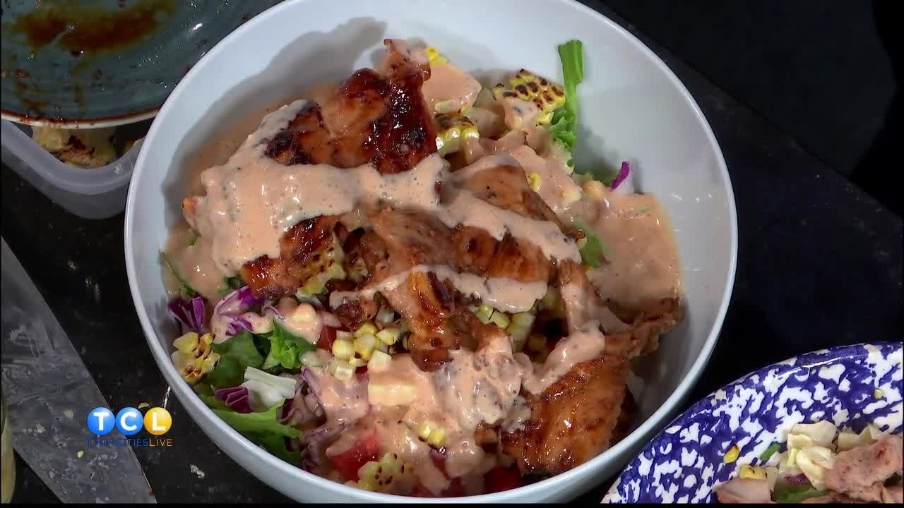 Азиатский салат с рубленой курицей