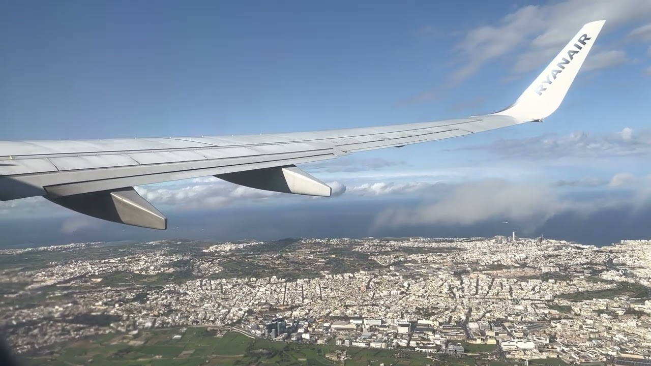 Ryanair 737-800 Take Off Malta Airport