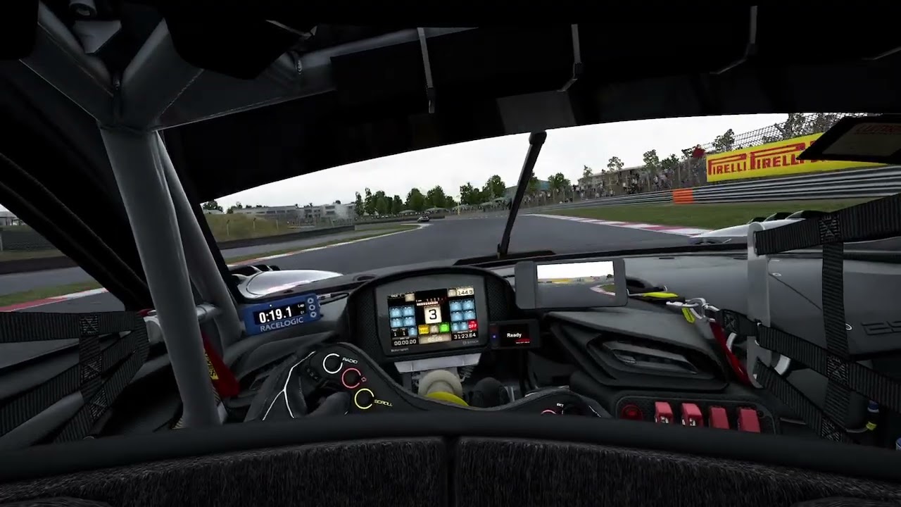 Onboard last 3 mins against Chef in the Bentley GT3 #mozaracing 