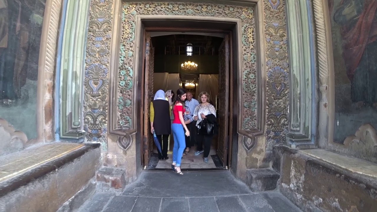 Эчмиадзин - старейший собор мира