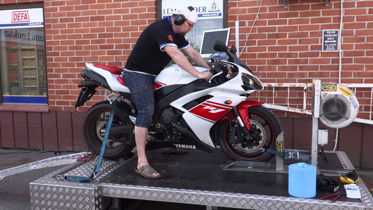 Stock 2008 Yamaha R1 on dyno