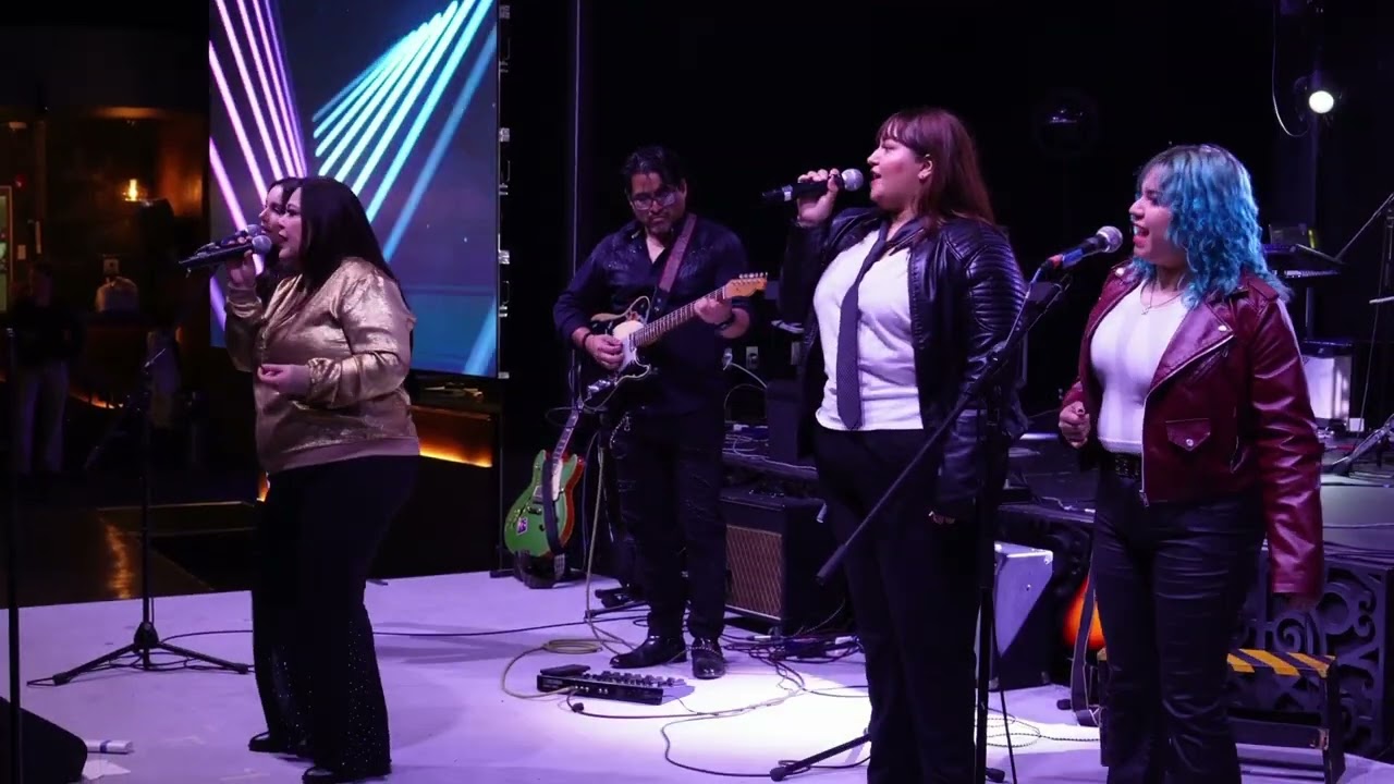 Smooth Criminal - Versión en vivo por los alumnos de Track one