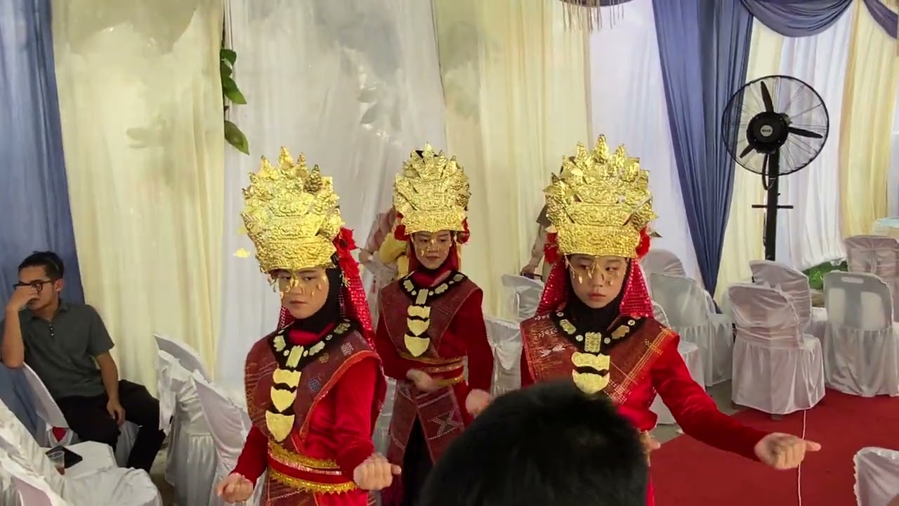 TARI ADAT BATAK MENYAMBUT PENGANTIN DI BATAM