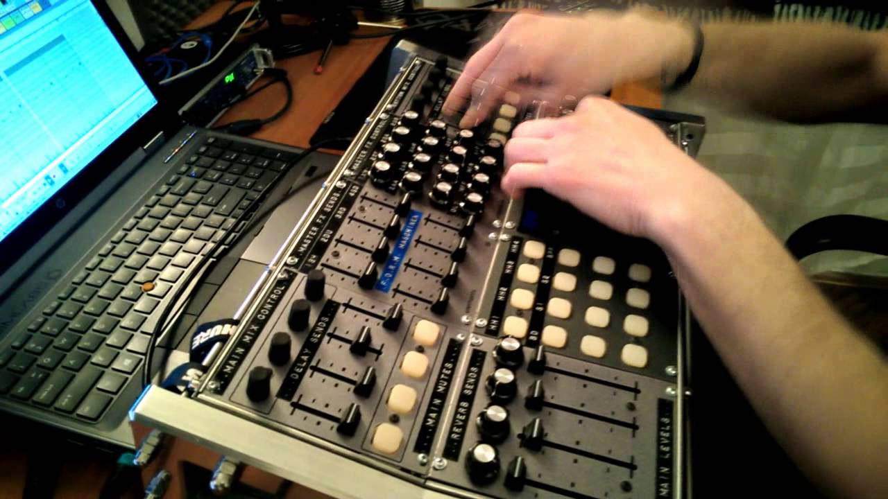 Simoniel - ''Break a Line''