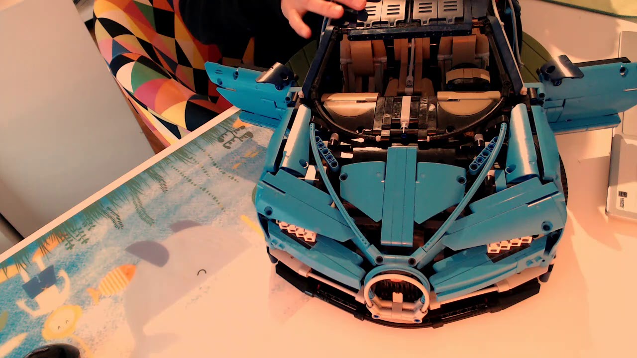 Karlínské ASMR - LEGO Bugatti Chiron šeptem