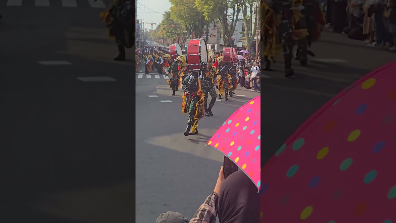 Drumben Akmil di Jalan Pecinan Magelang #drumbandakmil