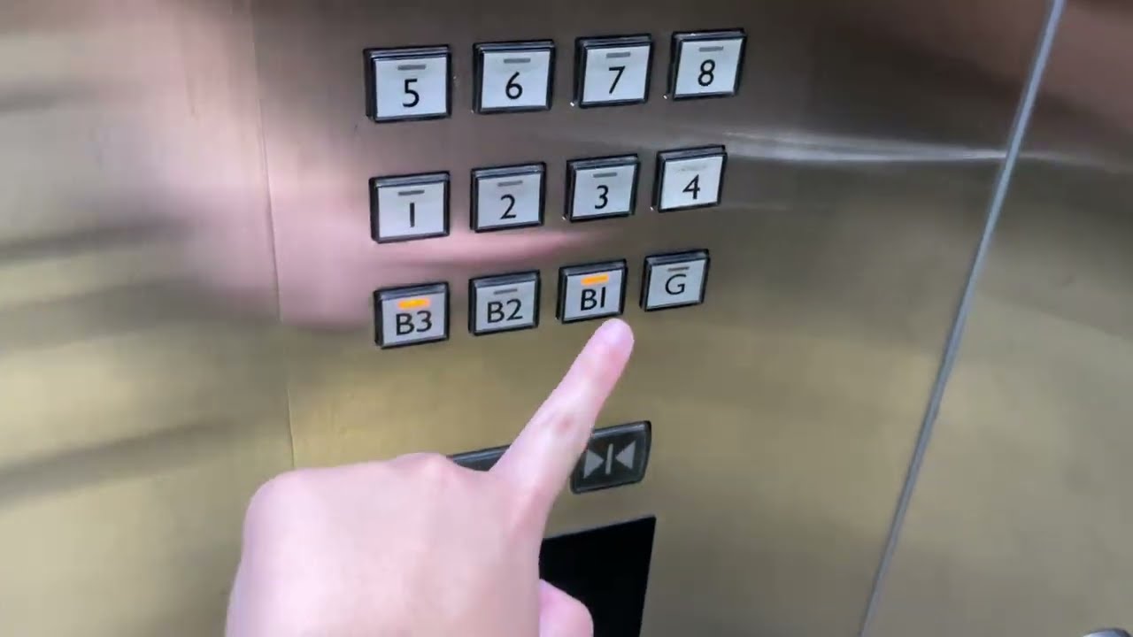 (RARE KOREAN CHIME) Mitsubishi Nexway MR @ Park 4A Tower, Vinhomes Central Park, Binh Thanh, VN