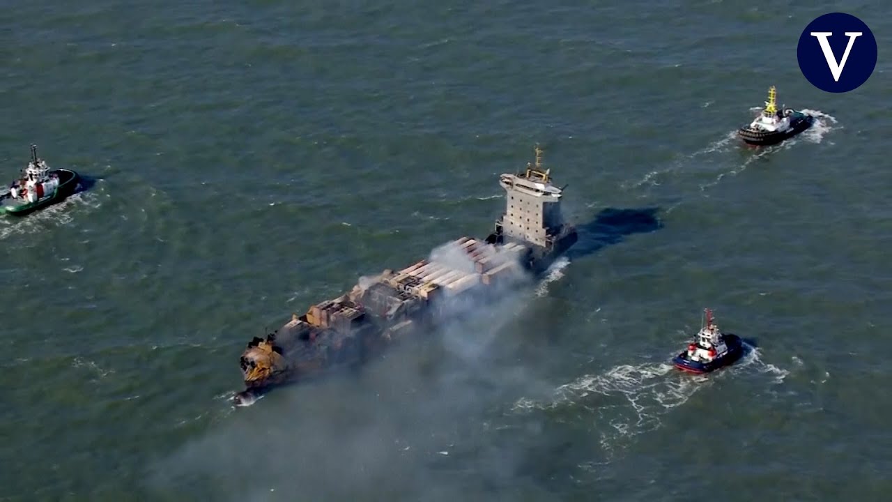 Imágenes aéreas del carguero que colisionó con un petrolero en el Mar del Norte