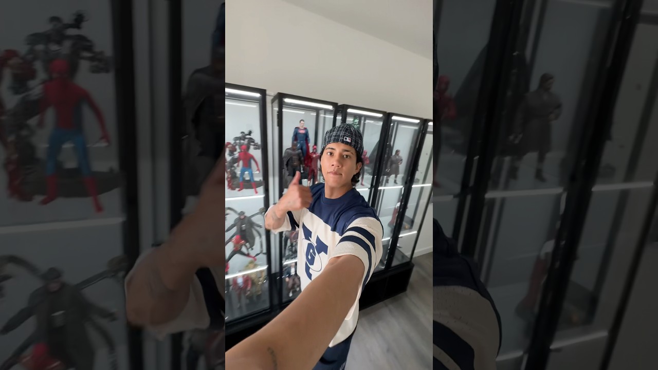 HOT TOYS DISPLAY BUILD | Home Collectibles