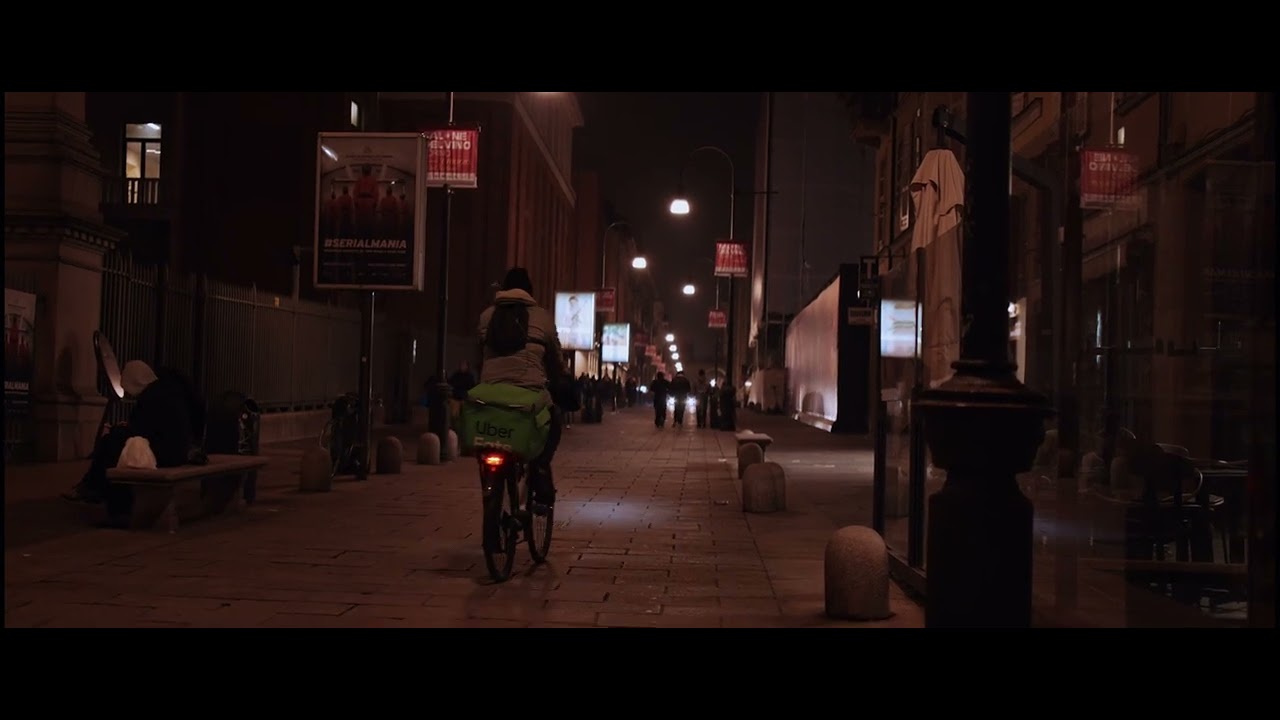 TORINO -  Sirui Anamorfica 40mm AF su Sony A74 test in notturna