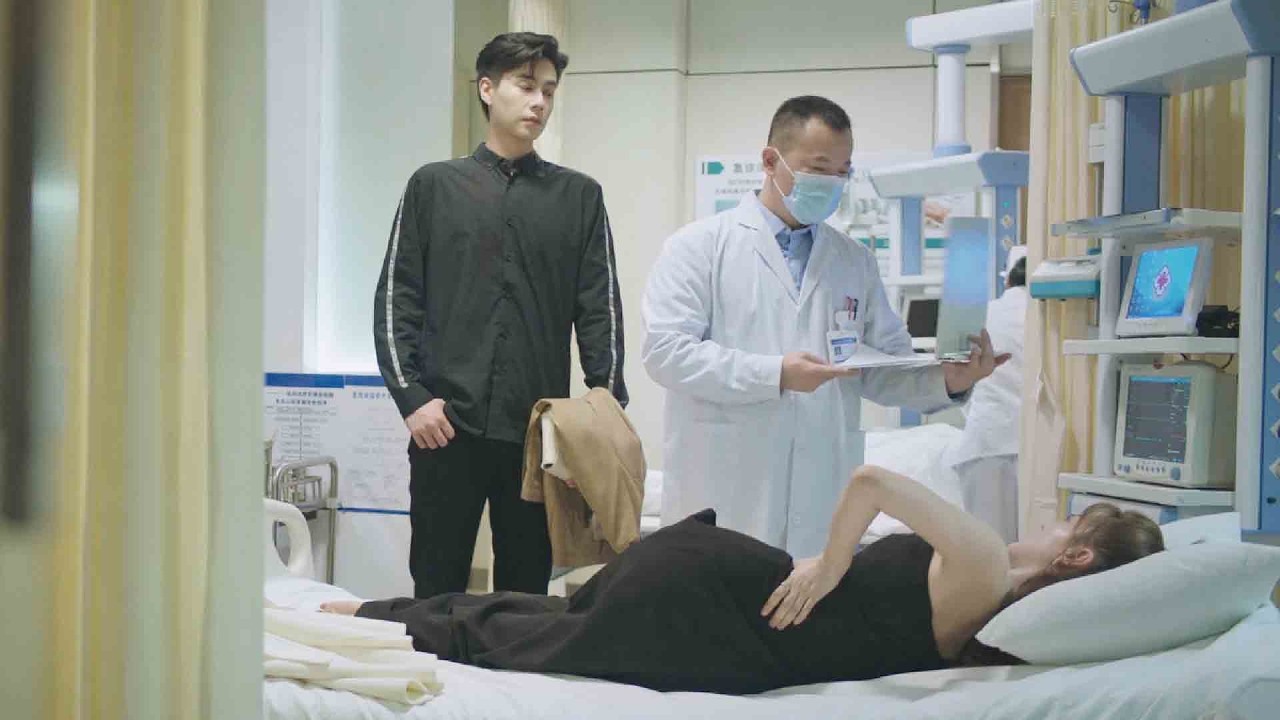💞【MOVIE】灰姑娘跌倒險些流產，霸總慌了，害怕失去她和萌娃！ #好看中国电视剧 #爱情