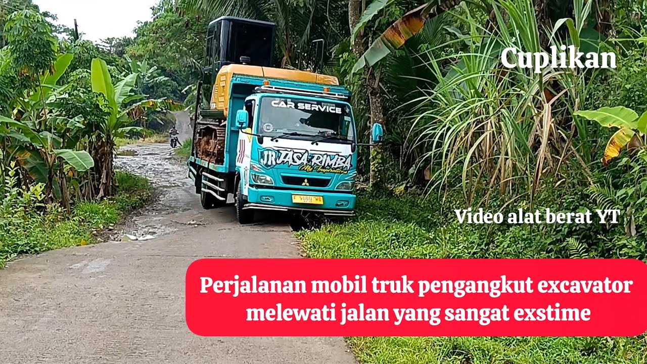 Mobil truk pengangkut excavator melewati jalan yang sangat exstime #videoalatberatyt