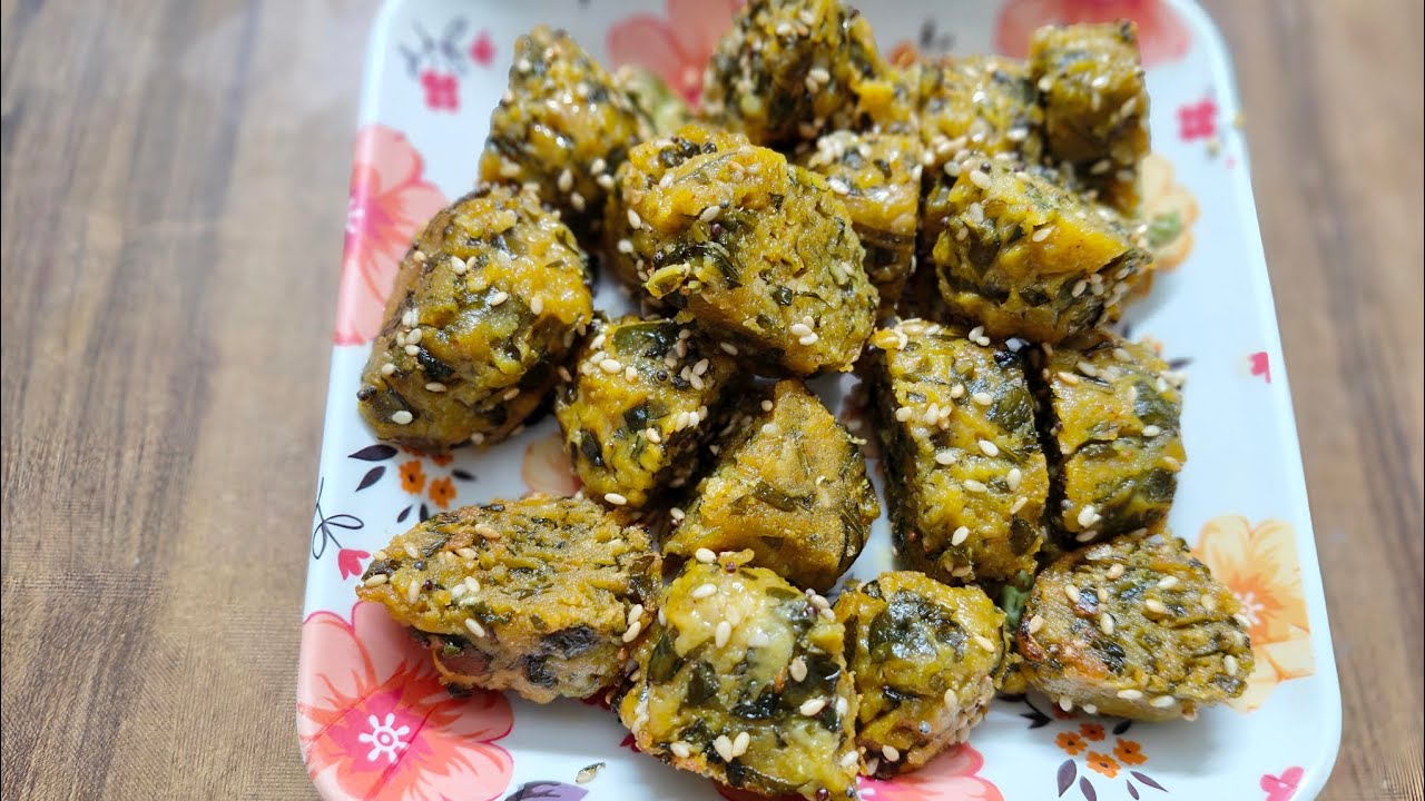 खूशखुशीत असे मेथीचे मुटके
