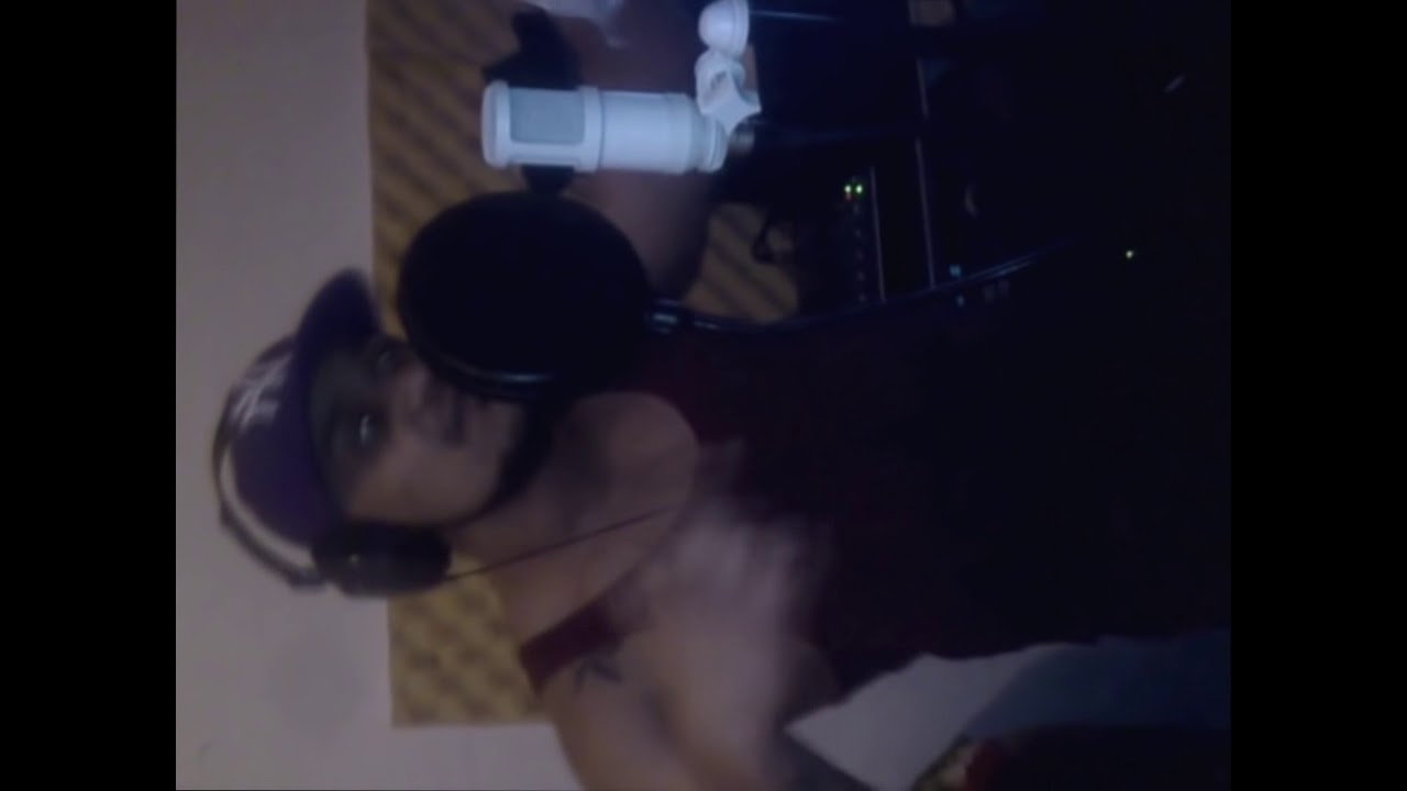 K&aacute;lo Bone - #Hot16Challenge
