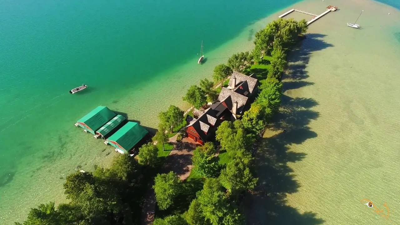 Beautiful Walloon Lake Home on the point - Unbranded