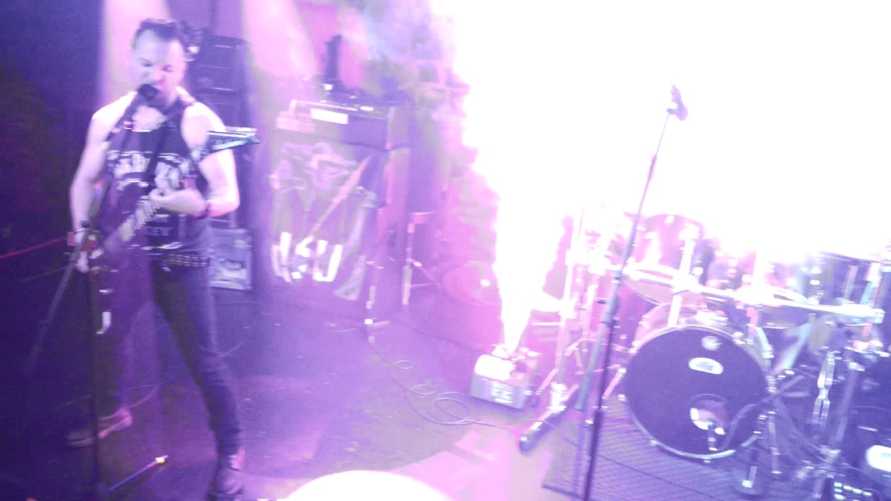 DSU - Live at QXT's