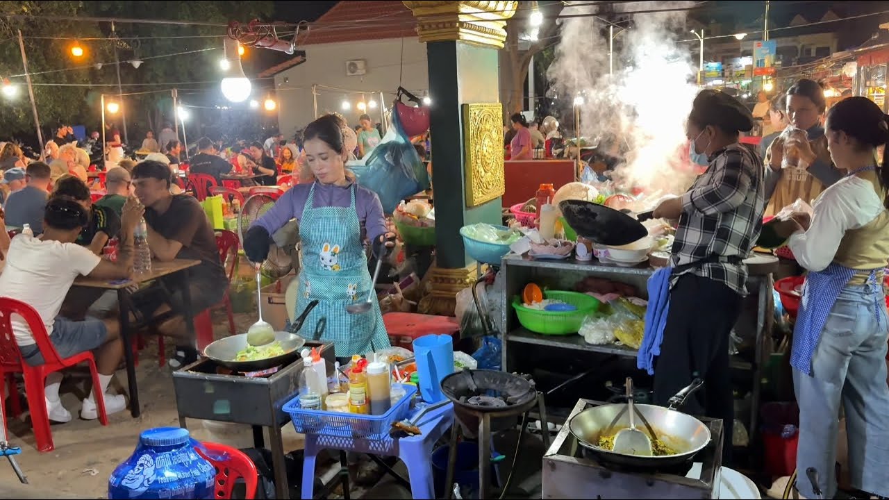 Night Food Stalls Near Siem Reap River / Cambodian Street Food