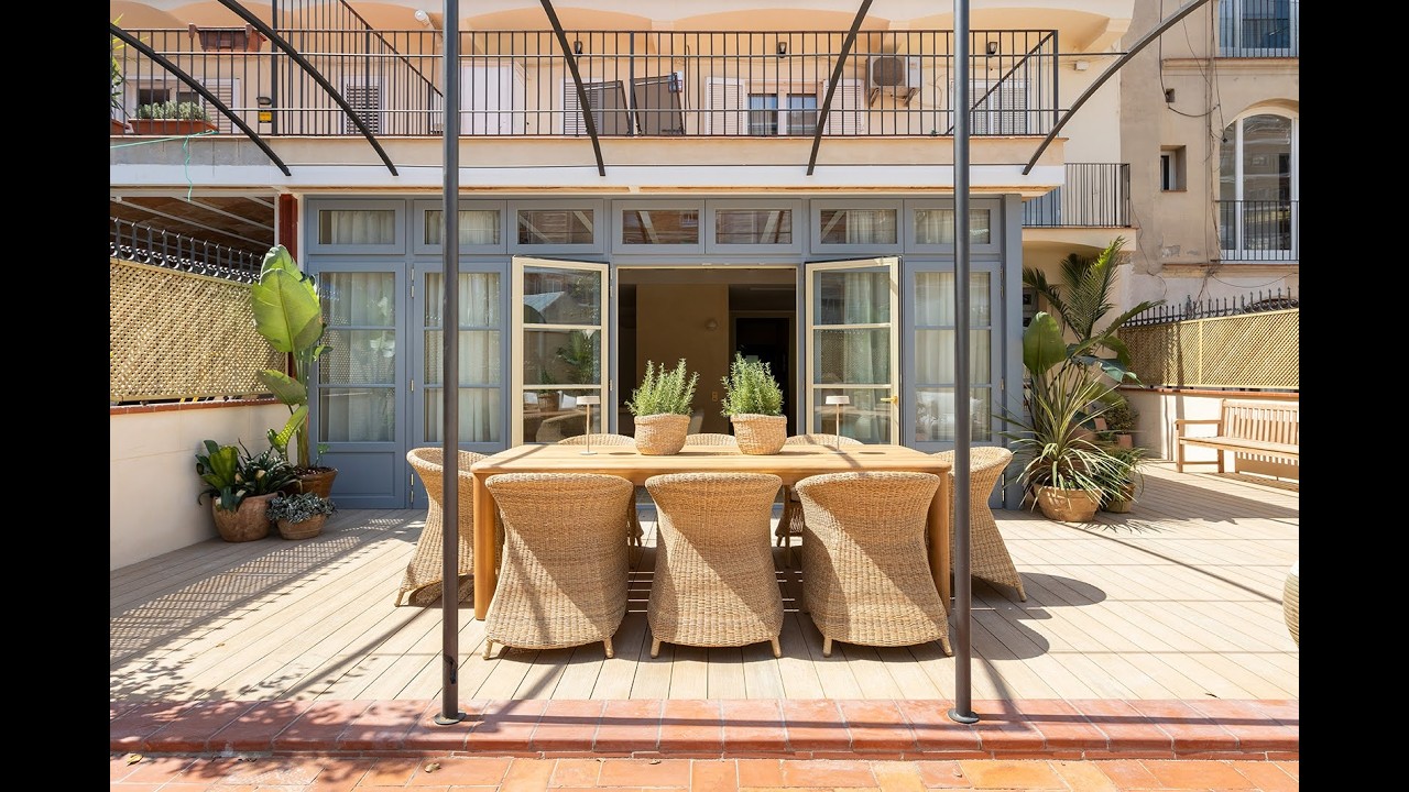 Passeig de Sant Joan · Renovated Apartment with Private Terrace in Barcelona
