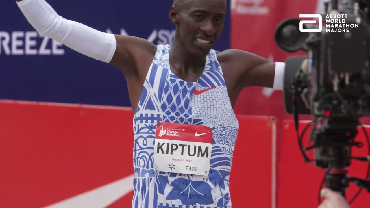Kelvin Kiptum breaks the marathon world record with 2:00:35 in Chicago!