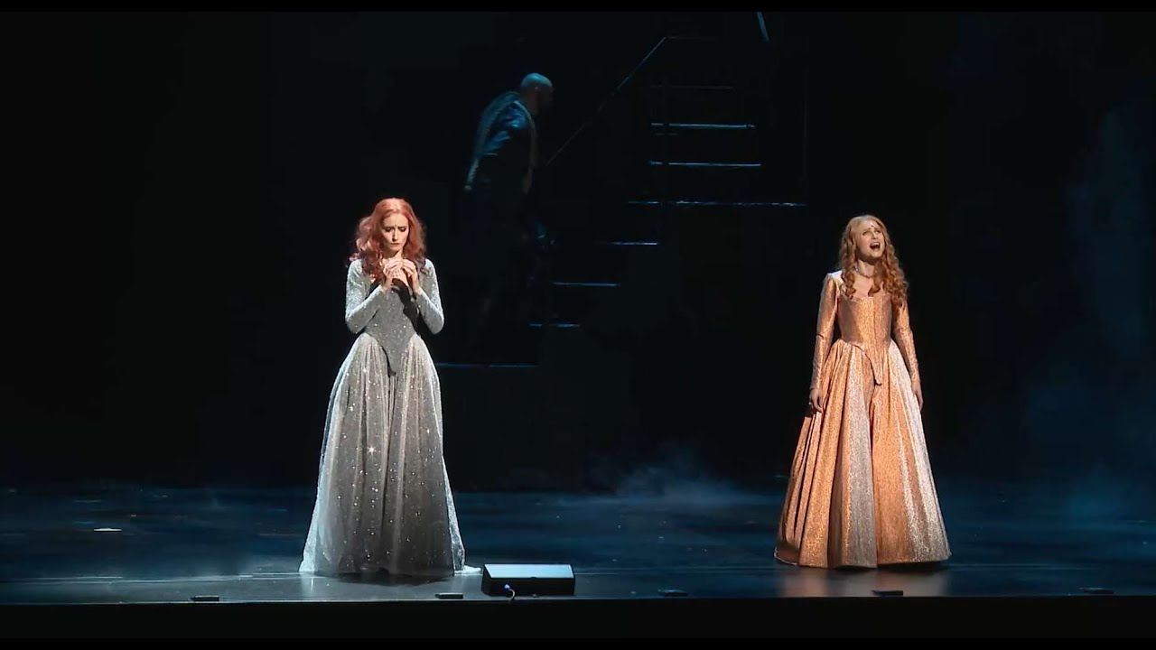 Streit der Königinnen: Royaler Thriller im Musiktheater