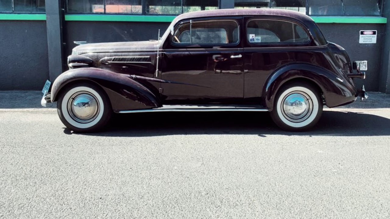 1937 Chevrolet 2 Door Deluxe
