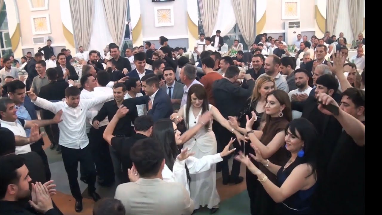 😍Ay Tovuzlular, Can Tovuzlular❤️🥰 M&uuml;ğənni Zahid Nizamxanlı oxudu Tovuzlu dostlar rəqs etdi