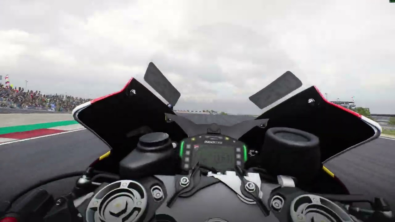 Battle with F. Quartararo in Portimão || Moto GP21