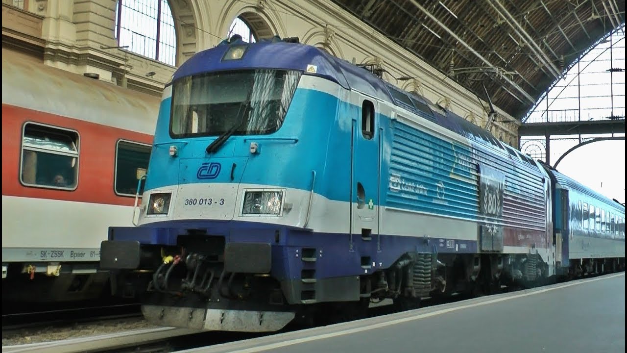 Trains at Budapest Keleti Station on the 9th of Sept. 2016 / Vonatok a Keletiben