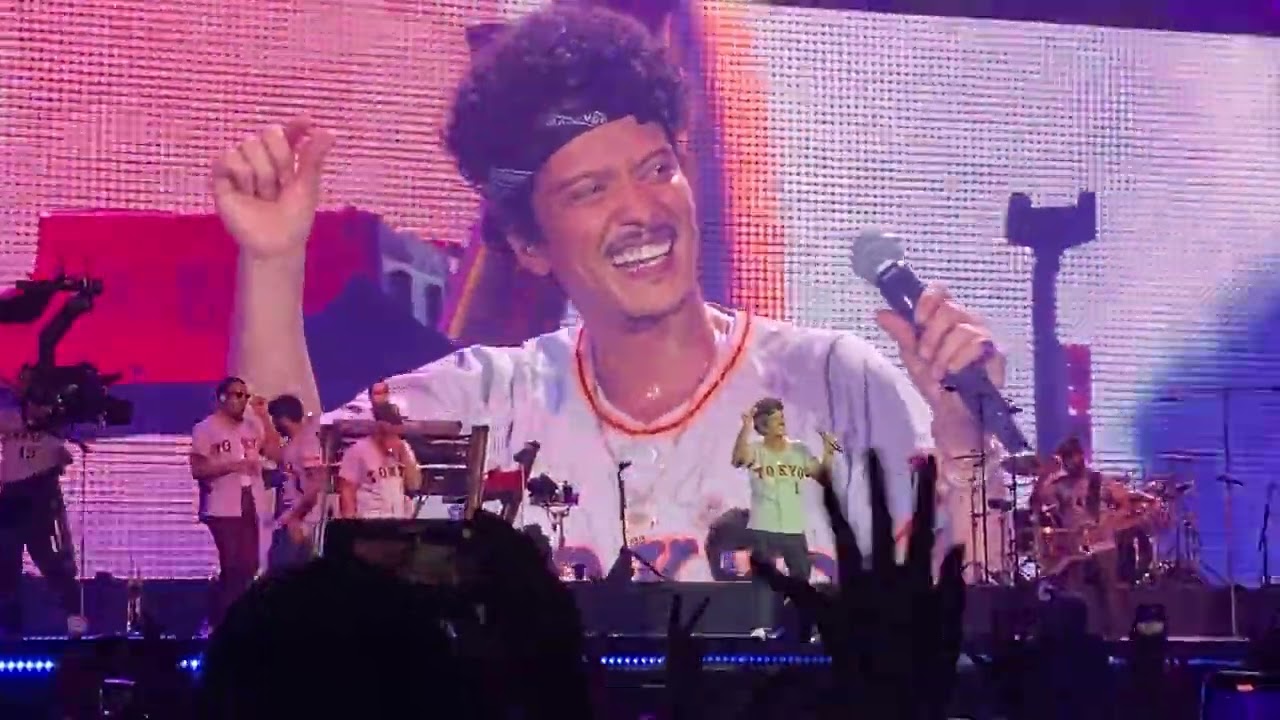 10/30 Bruno Mars  Just The Way You Are  2022 Tokyo VIP SS vew