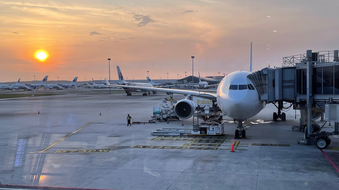 Malaysia Airlines Kuala Lumpur to Kota Kinabalu (Christmas flight)