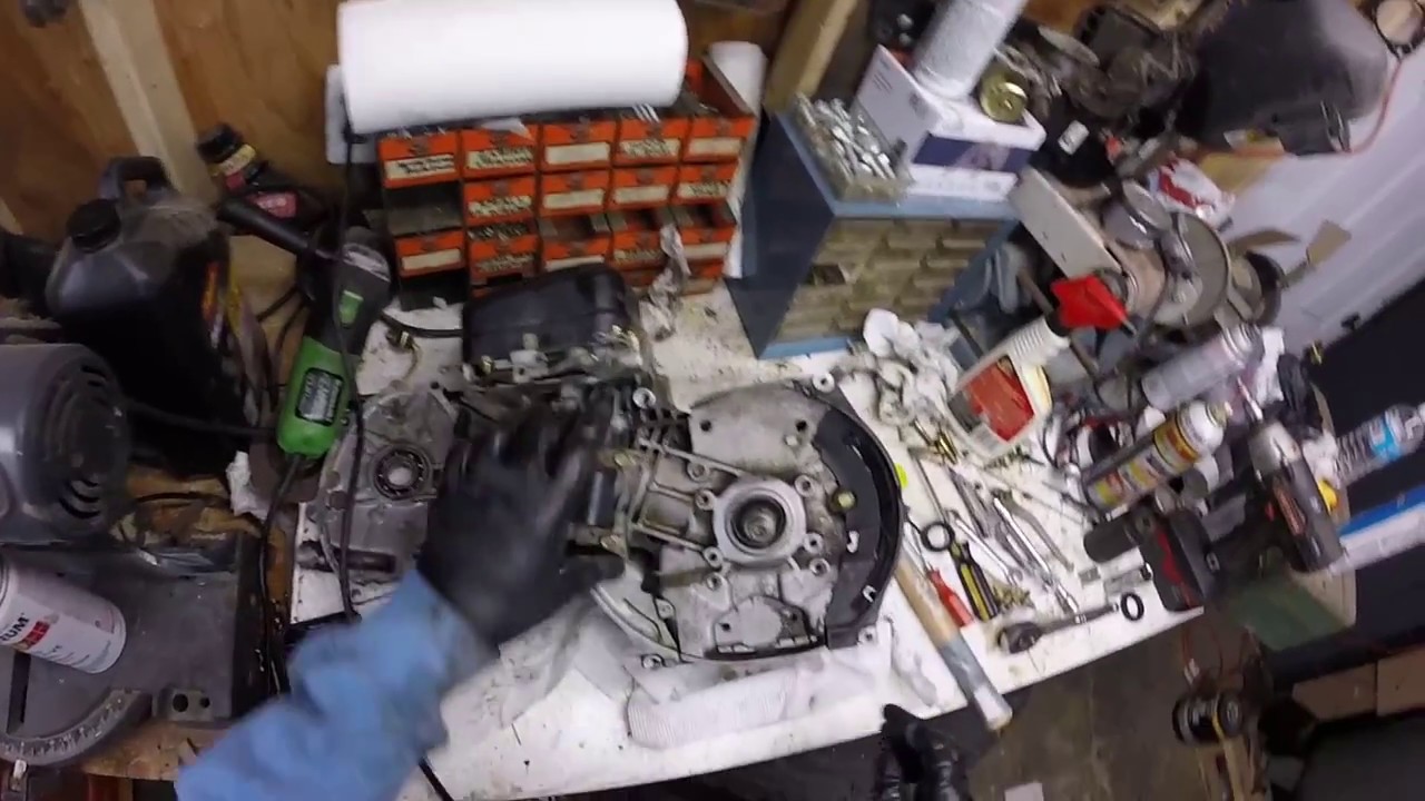 Subaru Robin 169cc EX17 - Crank seal removal