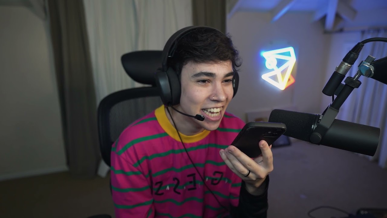 Spreen llama a su mama en directo para decirle que se pondrá un piercing