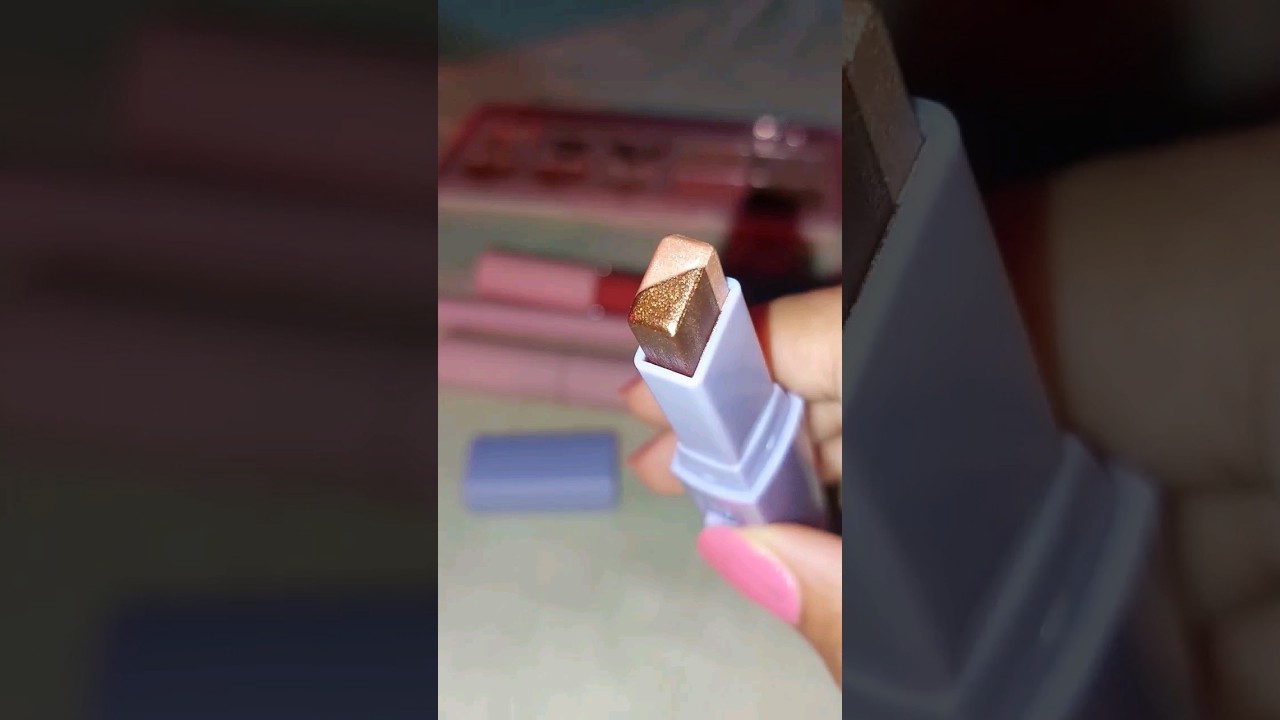 Get this Cream Eyeshadow Stick for an Instant Glam look| Makeup Hacks