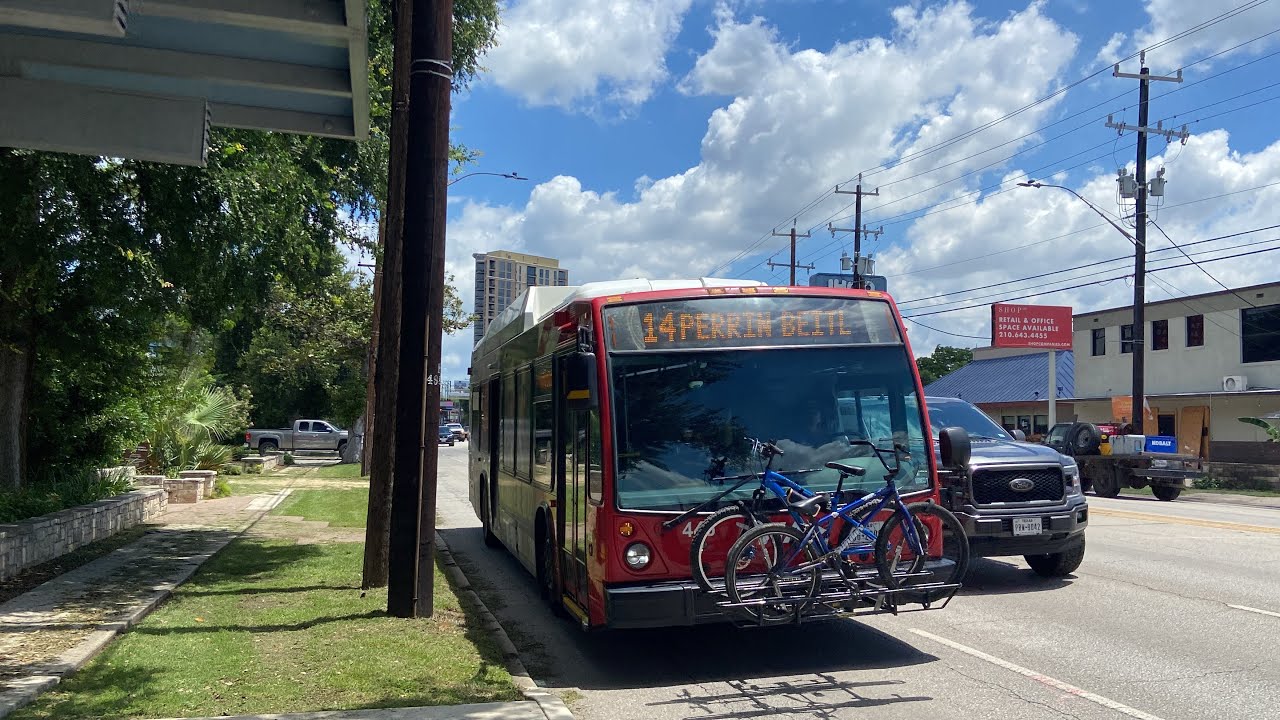 Riding VIA Metropolitan Transit (Route 14) to Downtown #446