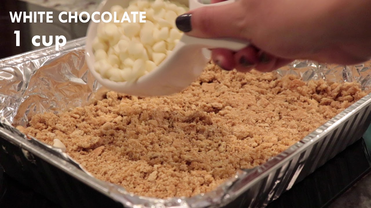 How to Make Pumpkin Magic Bars