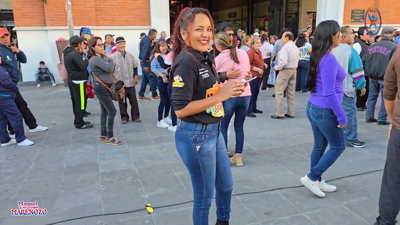 MANUEL y su grupo marenoso..son cosas del amor..cantando en vivo..plaza hijas de tampico 🇲🇽 ✌️🎶😃🤟