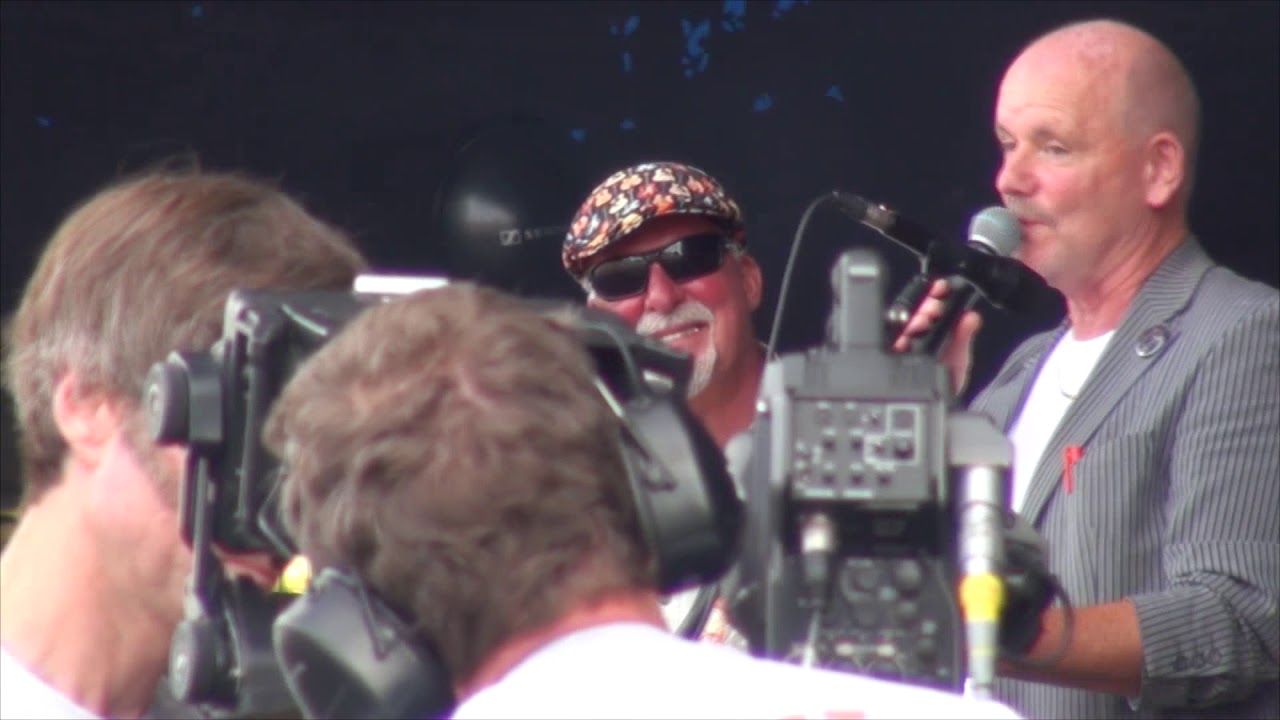 Anthony John Clark - Introduces Georgia Lucas to Cropredy 2019
