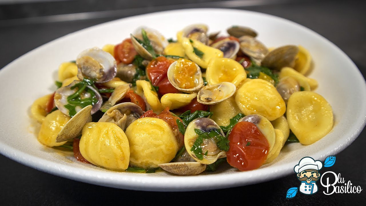 Orecchiette con lupini pomodorini e rucola