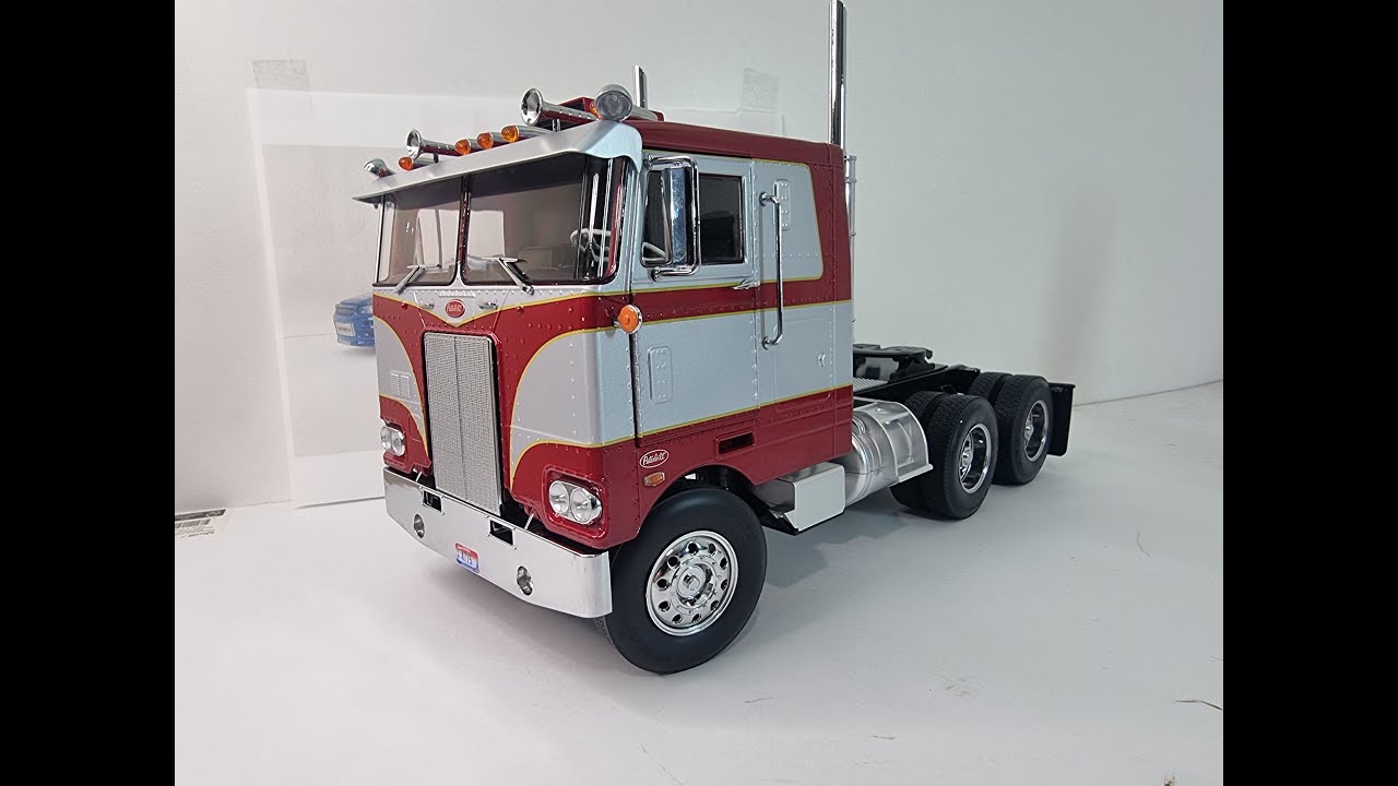 Модель тягача KK Scale Road Kings 1:18 Peterbilt 352 Pacemaker Red Silver, литая под давлением