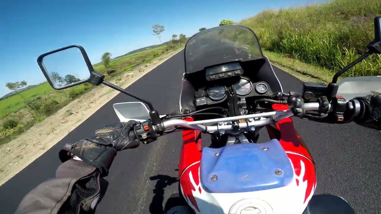 Remember when the Africa Twin 750 was a big bike? Offroading the xrv750
