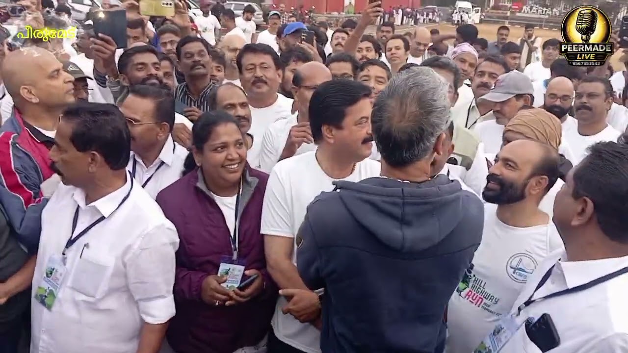 ദീർഘദൂര ഓട്ടക്കാരൻ മിലിന്ത് സോമനൊപ്പം ചരിത്രം രചിച്ച മലയോര ഹൈവേ........