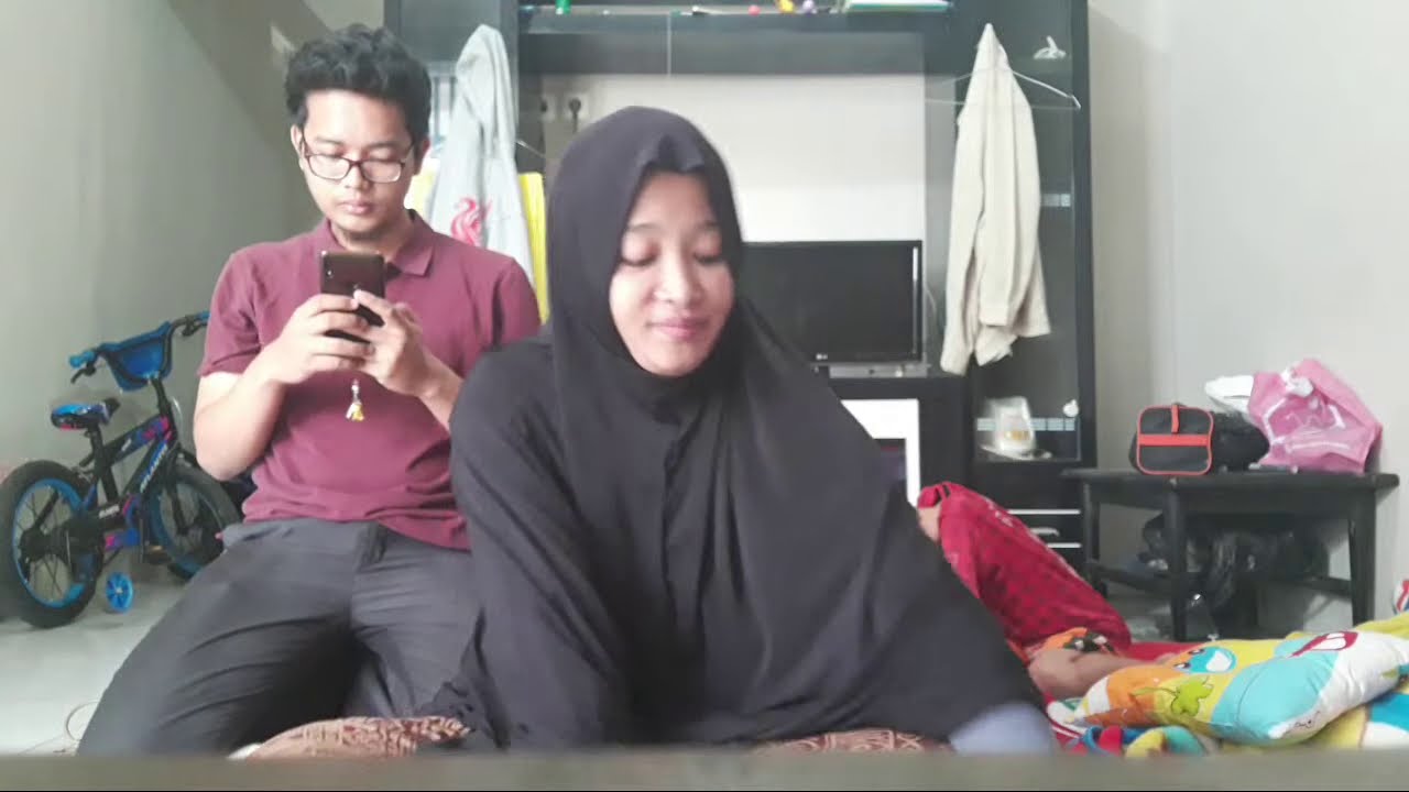 Banyak Kutunya, Mamah Muda ini Akhirnya Dibotakin di Rumah ( WOMAN HEADSHAVE AT HOME )