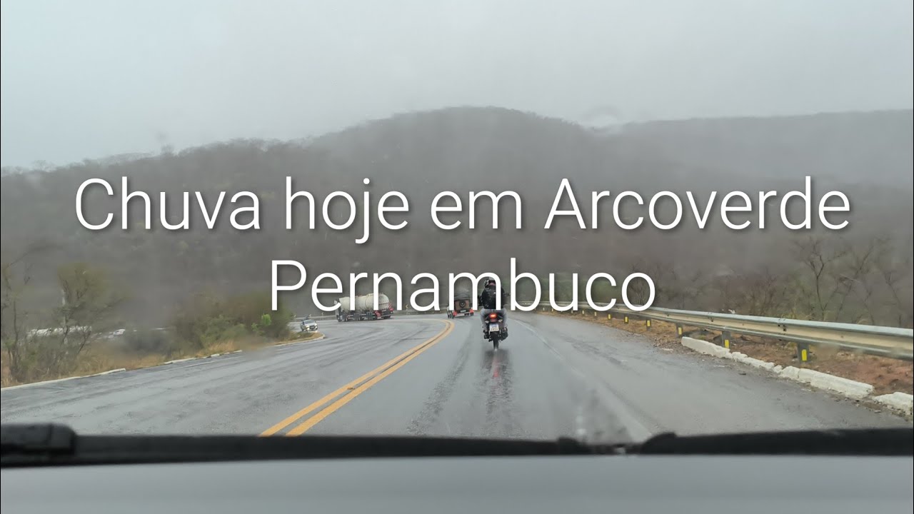 Chuva chega no sertão de Pernambuco 