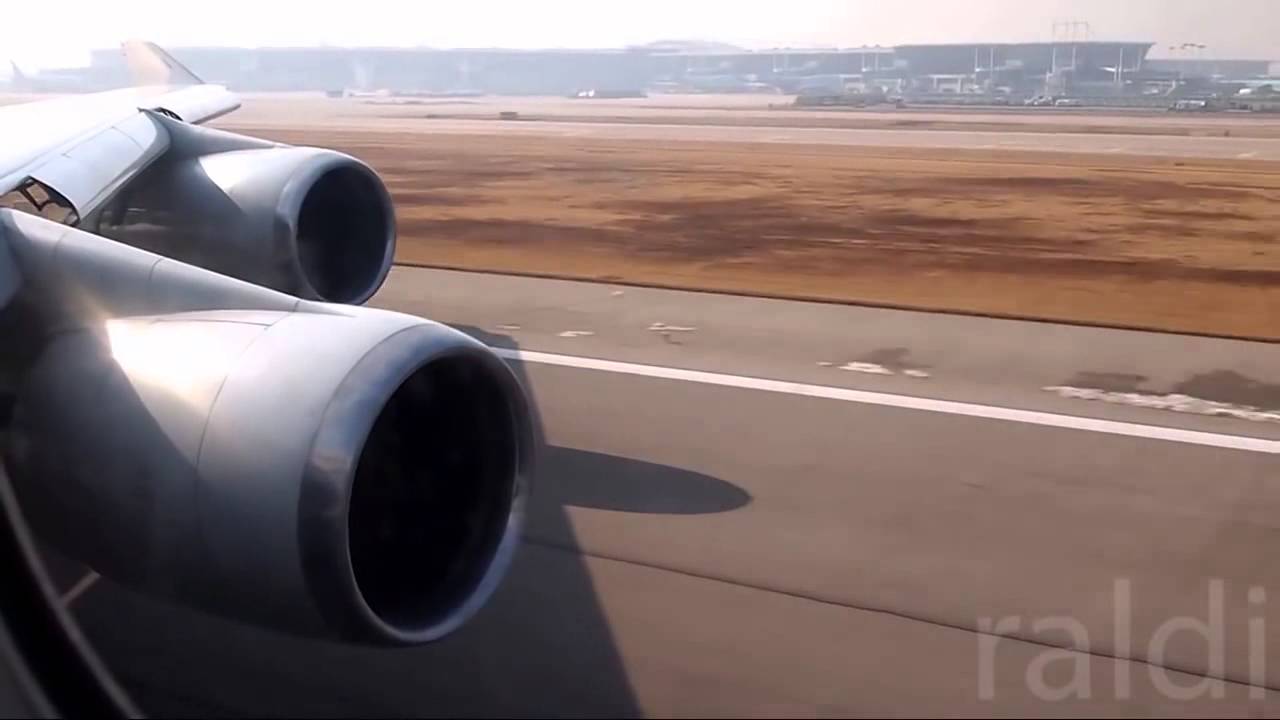 Garuda Indonesia  B 747 400 PK GSH Wingview Take Off Incheon